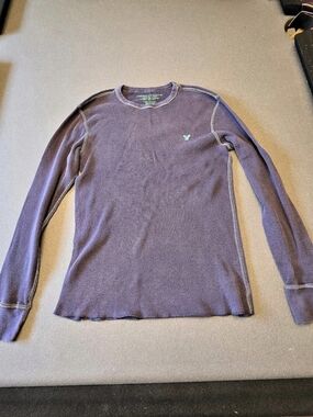 Vintage-Y2K American Eagle Outfitters Men's Navy Cotton Long Sleeve Tee- S